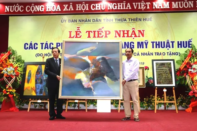 Huế tiếp nhận nhiều tác phẩm mỹ thuật có giá trị ảnh 2