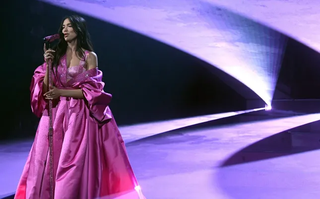 Lễ trao giải Grammys 2021: Taylor Swift, Dua Lipa, Harry Styles không ra về tay trắng ảnh 7