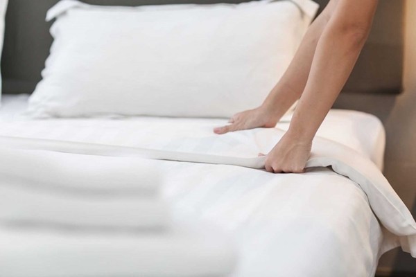 Bạn sẽ bất ngờ khi biết những chiếc áo trông “xịn xò” thế này được làm từ thứ gì ảnh 1
