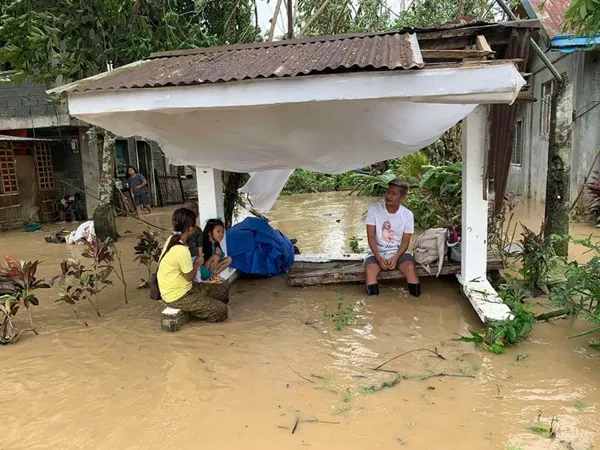Bão Molave (bão số 9) sắp vào Việt Nam đã có sức tàn phá thế nào khi đi qua Philippines? ảnh 2
