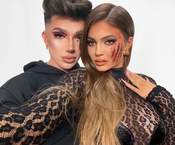 “Thánh chỉnh ảnh” Kylie Jenner lại bị chê vì hóa trang Halloween xong vẫn ra tay sửa tiếp ảnh 2