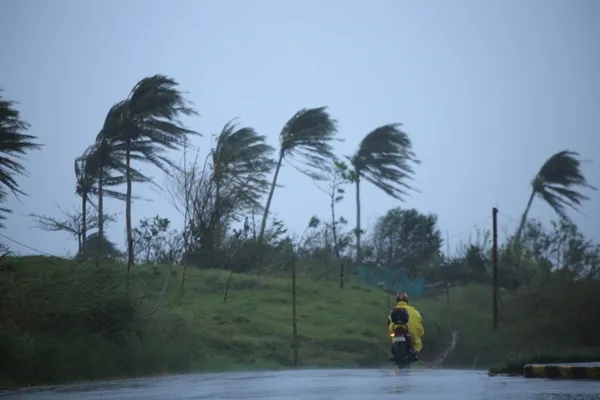 Bão VAMCO mạnh lên khiến Philippines lại phải sơ tán dân, dự báo vào Việt Nam ngày 15/11 ảnh 1