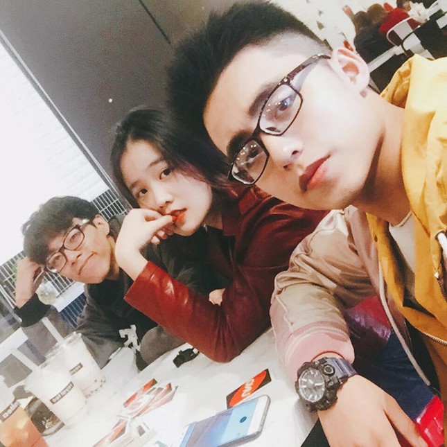 Thêm hội bạn 'cực phẩm' có em trai Sơn Tùng và hai bạn gái cầu thủ ảnh 3