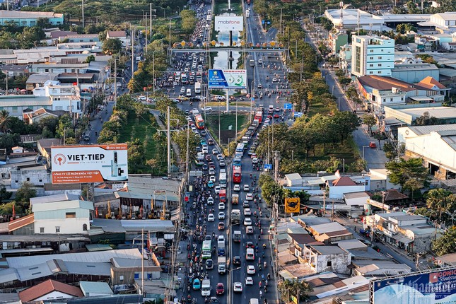 Gần 48.000 tỷ đồng làm 7 dự án giao thông kết nối cửa ngõ TPHCM với Long An ảnh 1