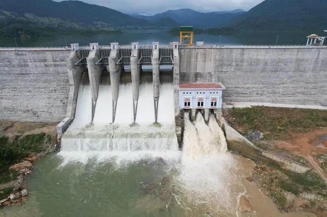 Bão số 1 đe dọa an toàn nhiều công trình thủy lợi ảnh 1