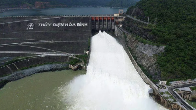 Mưa lớn dồn dập, các hồ chứa vùng núi Bắc Bộ chủ động đón lũ ảnh 1