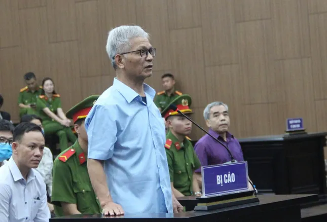 Lời khai tại tòa của các cựu quan chức tỉnh Quảng Ngãi về việc chia chác chục tỷ đồng nhận hối lộ ảnh 2
