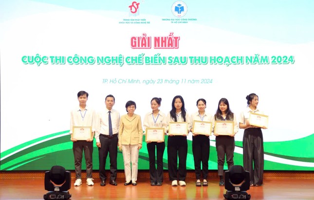 2024: Năm học của các giải Nhất của sinh viên ĐH Duy Tân ảnh 9