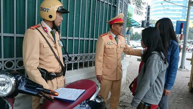 Chạy xe điện, xe máy cần giấy phép lái xe hạng A0, teen và phụ huynh có ý kiến trái chiều ảnh 2