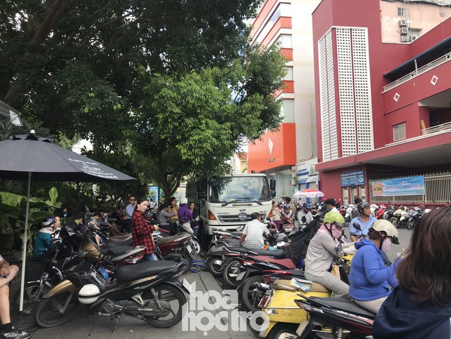 Đề thi Toán lớp 10 TP.HCM: Không dễ không khó, tâm lý thoải mái nên hoàn thành cả câu khó ảnh 2