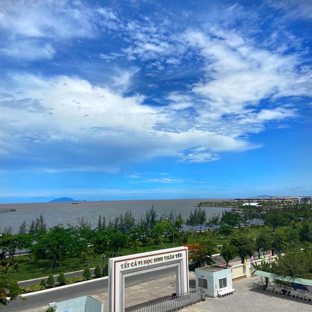 “Ôm tim” trước những ngôi trường view đẹp như phim ảnh 1