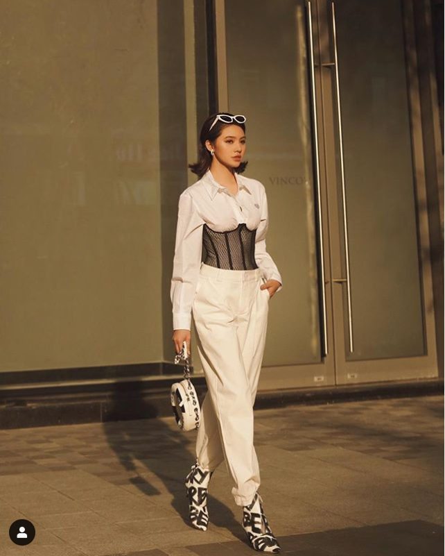 Trước khi khóa Facebook, Jolie Nguyễn từng vướng nhiều thị phi khi tham gia showbiz ảnh 1