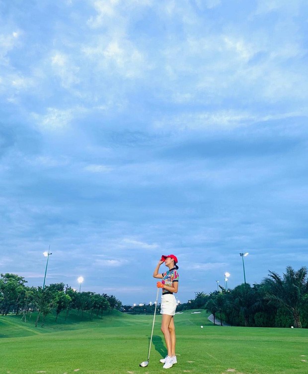 Dàn mỹ nhân V-Biz nhập hội chơi golf đọ sắc vóc thần thái đầy “chanh sả” ảnh 10