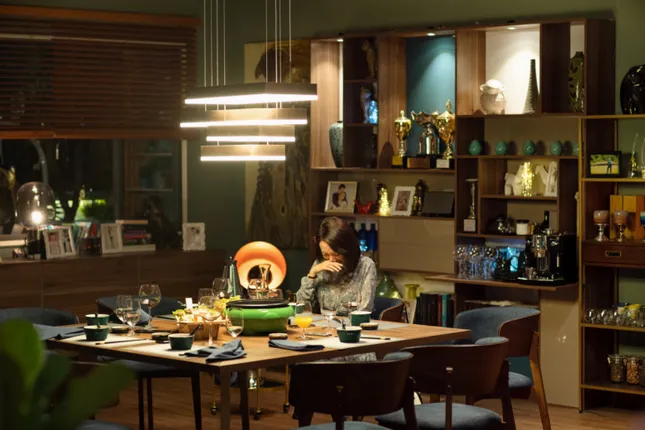 “Tiệc Trăng Máu” thu 45 tỷ đồng, thiết lập lại thói quen ra rạp xem phim của khán giả Việt ảnh 2