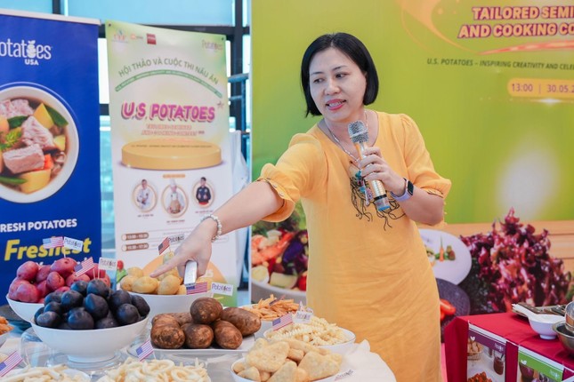 Đầu bếp quốc tế đồng hành với sinh viên UEF trong cuộc thi nấu ăn với khoai tây Mỹ ảnh 3