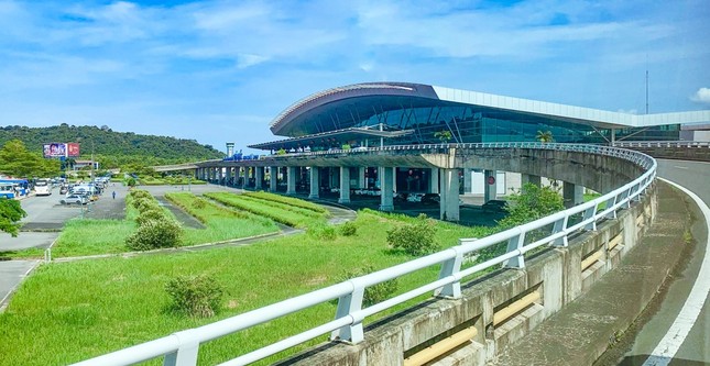 Chính phủ chỉ đạo về việc chọn nhà đầu tư &apos;lên đời&apos; sân bay Phú Quốc ảnh 1