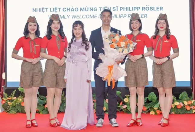 Nguyên Phó Thủ tướng Đức Philipp Rosler làm sếp cấp cao tại Vietjet ảnh 2