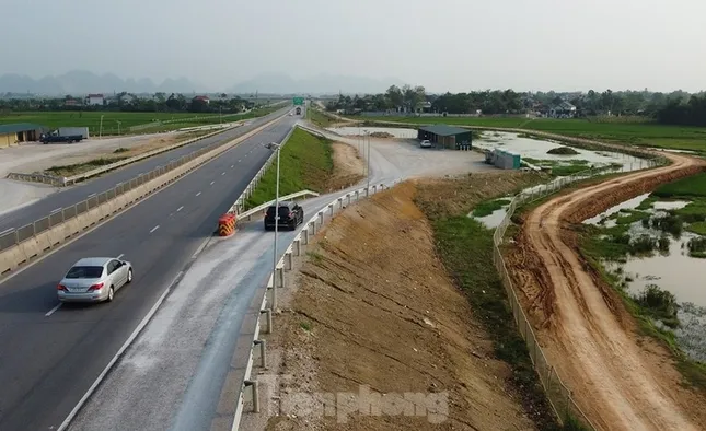 Vì sao các trạm dừng nghỉ trên cao tốc Bắc - Nam làm mãi không xong? ảnh 1