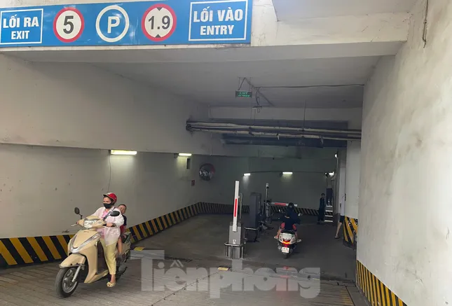 Cư dân khốn khổ vì dựng barie, hoán đổi công năng chỗ để xe tầng hầm chung cư ảnh 3