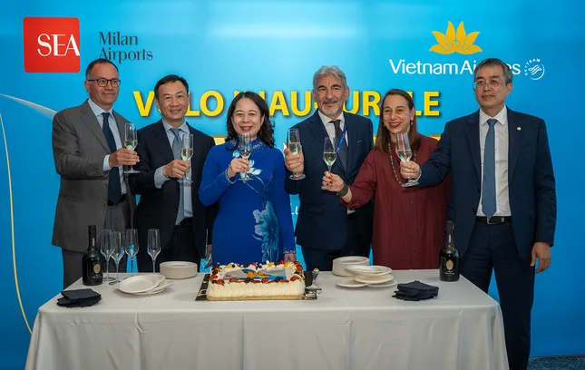 Phó Chủ tịch nước Võ Thị Ánh Xuân dự khai trương đường bay thẳng đầu tiên Việt Nam - Ý ảnh 1