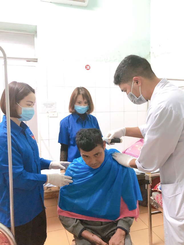 Y, bác sĩ nhảy ‘Ghen – Cô vy’ tuyên truyền chống Covid-19 ảnh 5