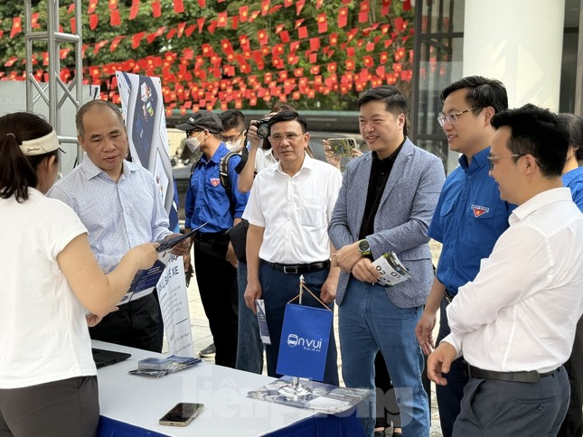 Người trẻ đang trong &apos;tâm bão&apos; cách mạng trí tuệ nhân tạo ảnh 2