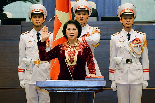 Lời tuyên thệ 'dưới cờ đỏ sao vàng thiêng liêng của Tổ quốc' ảnh 2