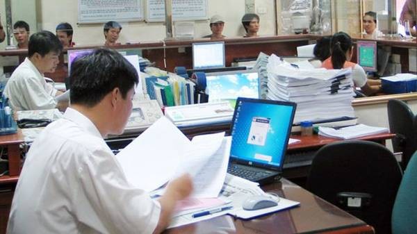 Cán bộ, công chức xã không sáp nhập có được hưởng chế độ nghỉ hưu trước tuổi? ảnh 1