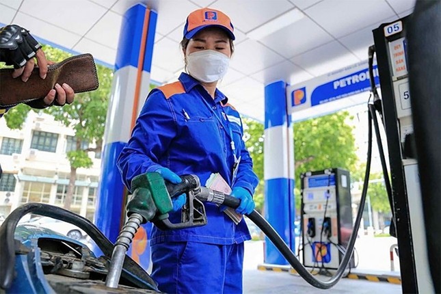 Bộ trưởng Tài chính nói lý do xăng phải &apos;gánh&apos; hai loại thuế, phí ảnh 2