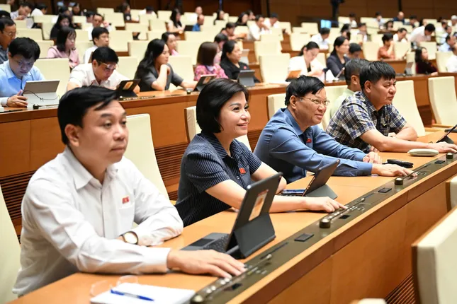 Hôm nay, Quốc hội xem xét thông qua Nghị quyết sửa đổi Hiến pháp- Ảnh 1. Hôm nay, Quốc hội xem xét thông qua Nghị quyết sửa đổi Hiến pháp- Ảnh 1.
