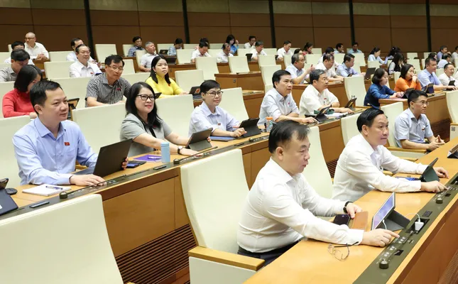 ‘Chốt’ giữ nguyên mức hưởng trợ cấp thất nghiệp bằng 60% tiền lương tháng ảnh 1