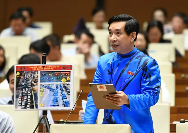 Đại biểu &apos;hiến kế&apos; dùng trụ sở dôi dư làm bãi đỗ xe thông minh kết hợp thư viện ảnh 1