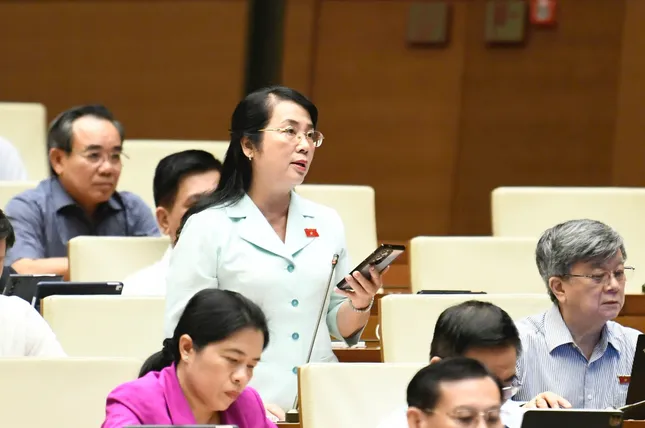 Đại biểu: &apos;Dân vẫn kêu trời vì có tiền mà không sử dụng được&apos; ảnh 2