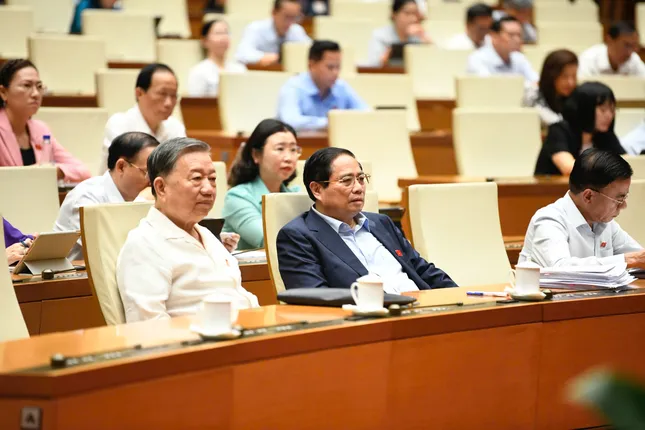Chất vấn Bộ trưởng Giáo dục: Làm sao để giờ học chính không còn là ‘giờ phụ’? ảnh 2