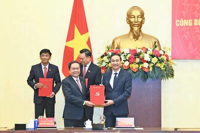 Công bố quyết định của Bộ Chính trị, Ban Bí thư về công tác cán bộ ảnh 3