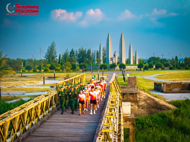 'Khúc khải hoàn': Tiếng vang lịch sử tại Giải Vô địch quốc gia Marathon và cự ly dài báo Tiền Phong ảnh 1