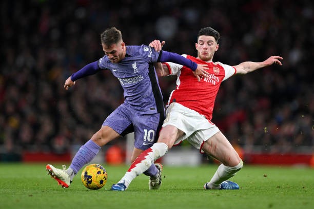 Liverpool và Arsenal bất phân thắng bại ảnh 37