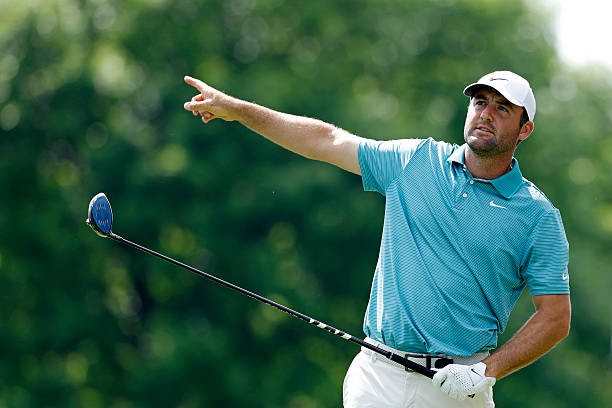 Scottie Scheffler bứt phá ngoạn mục, vươn lên dẫn đầu PGA Championship ảnh 1