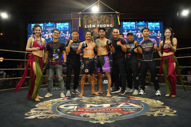 Học trò Johnny Trí Nguyễn đả bại ‘Kim Mao Sư Vương’ tại giải MMA chuyên nghiệp Thần võ Việt Nam ảnh 2