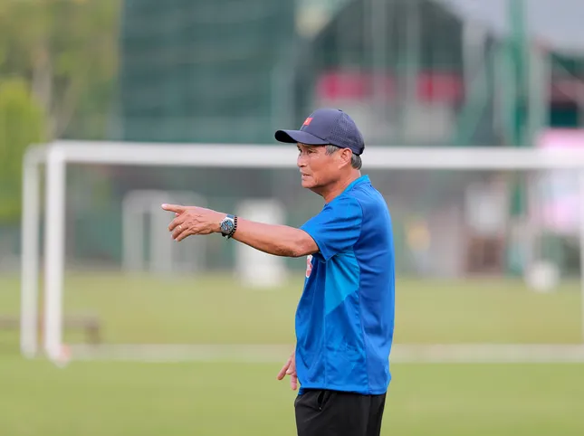 Thanh Nhã chia tay đội tuyển, HLV Mai Đức Chung: 'Đội tuyển nữ Việt Nam cần nhiều cầu thủ Việt kiều' ảnh 1