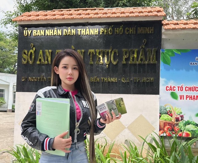 Kiểm tra các sản phẩm nghi chứa chất cấm do &apos;Ngân 98&apos; quảng cáo ảnh 2