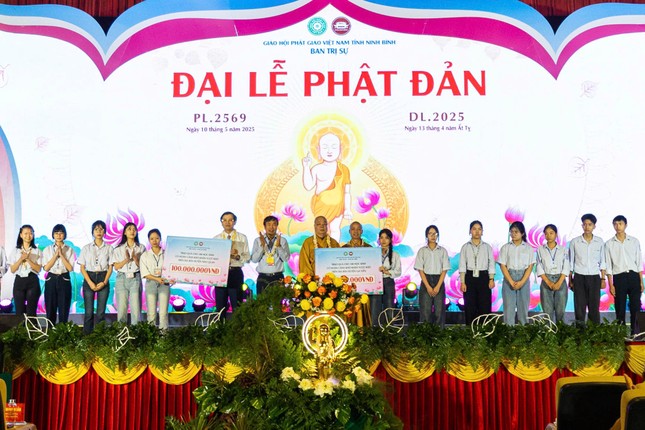 4.500 tăng ni, phật tử tham dự Đại lễ Phật đản tại chùa Bái Đính ảnh 5