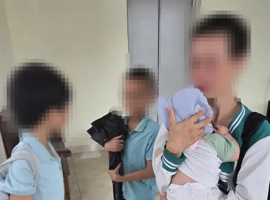 Vụ người mẹ đơn thân trộm tiền để nuôi con: Điều tra viên, kiểm sát viên chung tay hỗ trợ 3 cháu nhỏ ảnh 2