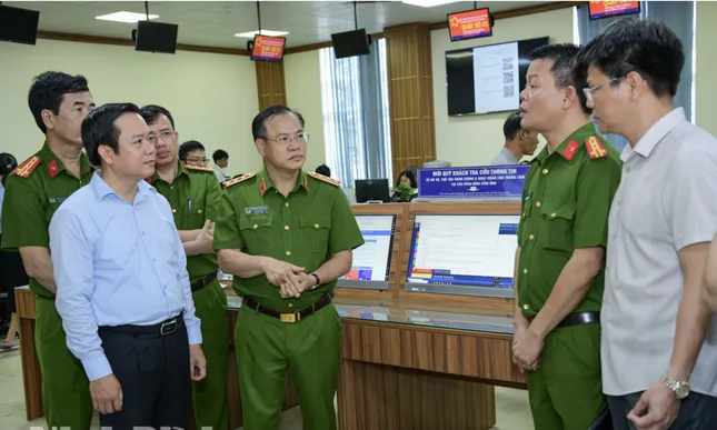 Thứ trưởng Bộ Công an Nguyễn Văn Long kiểm tra Đề án 06 phục vụ chính quyền 2 cấp tại Ninh Bình ảnh 1