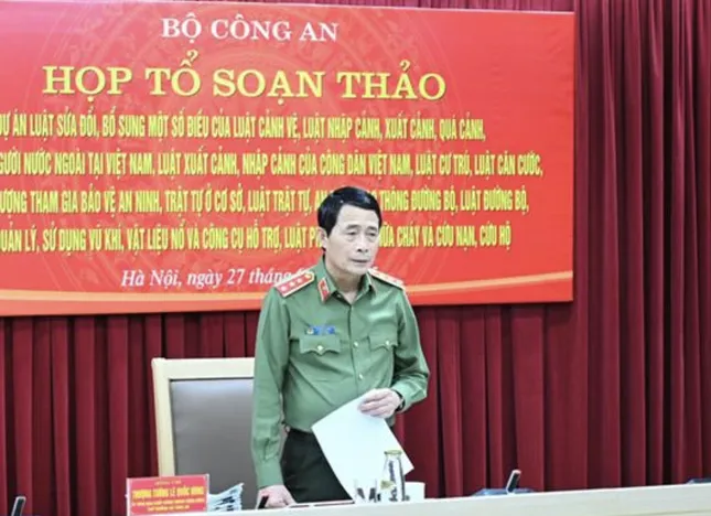 Bộ Công an họp Tổ biên tập dự án Luật sửa đổi, bổ sung 10 luật liên quan tổ chức bộ máy, an ninh, trật tự ảnh 1