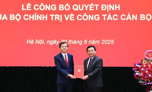 Nguyên Bí thư Tỉnh ủy Ninh Bình giữ chức Phó Giám đốc Thường trực Học viện Chính trị Quốc gia Hồ Chí Minh ảnh 1