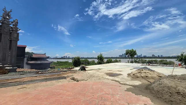 Hà Nội: Kiên quyết xử lý 'công trường' vi phạm hành lang thoát lũ sông Hồng ảnh 4