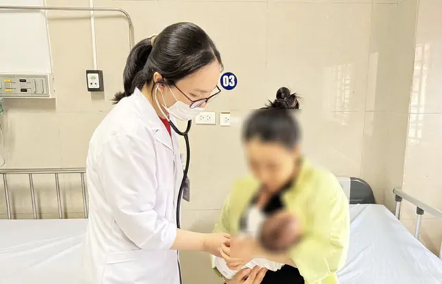 Bệnh viện Sản - Nhi Ninh Bình cứu sống bé sơ sinh bị ngộ độc sái thuốc phiện ảnh 1
