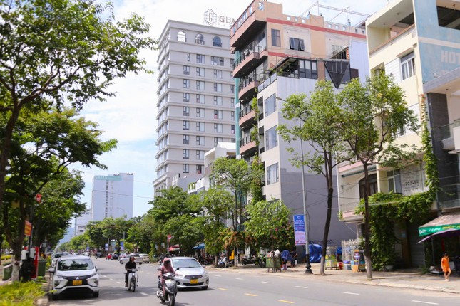 Đua nhau bán chỗ ngồi sân thượng xem pháo hoa Đà Nẵng- Ảnh 1.