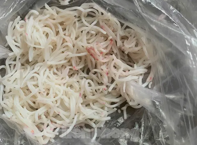 Đà Nẵng: Thêm người dân mua bún tươi về ăn bỗng đổi màu sau một đêm ảnh 2